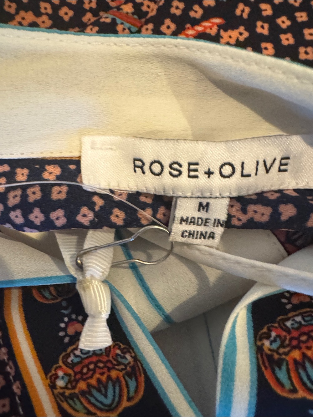 Rose & Olive Floral Print Blouse Cream size medium - Picture 6 of 6